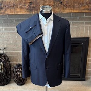 SOLD Suitsupply mens 44R navy blue solid 100% wool 2-button suit w/ trousers EUC